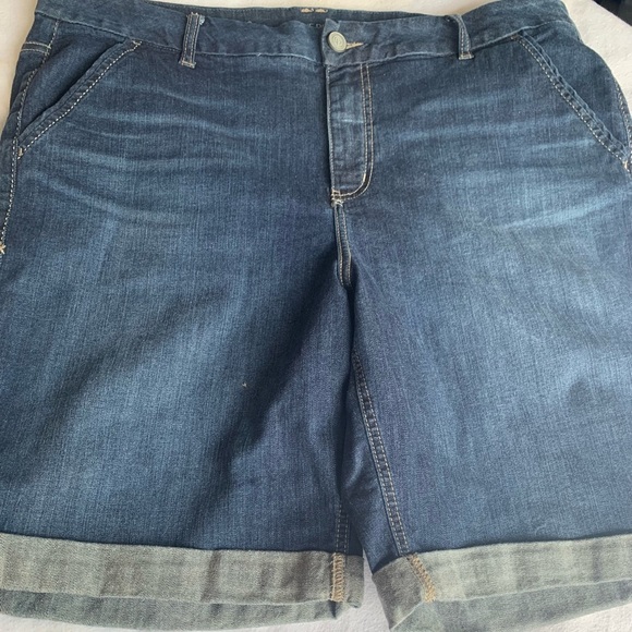 Lane Bryant Mid-Rise Bermuda Shorts Women's Plus Size 22 Stretch Denim Casual - Picture 5 of 9